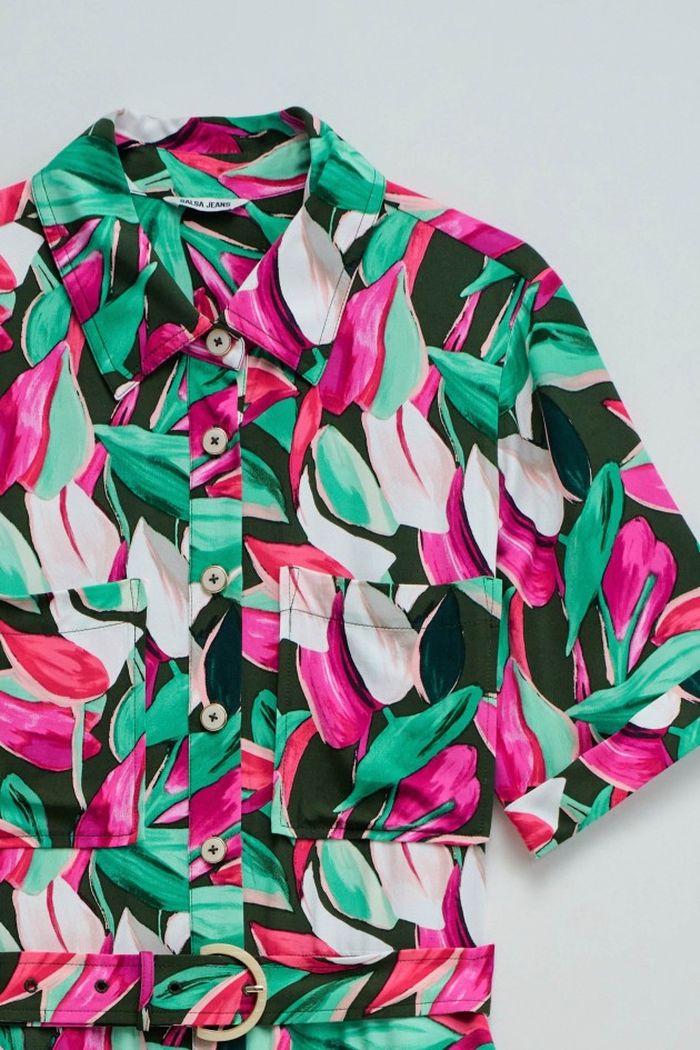 MACACÃO COM PADRÃO FLORAL