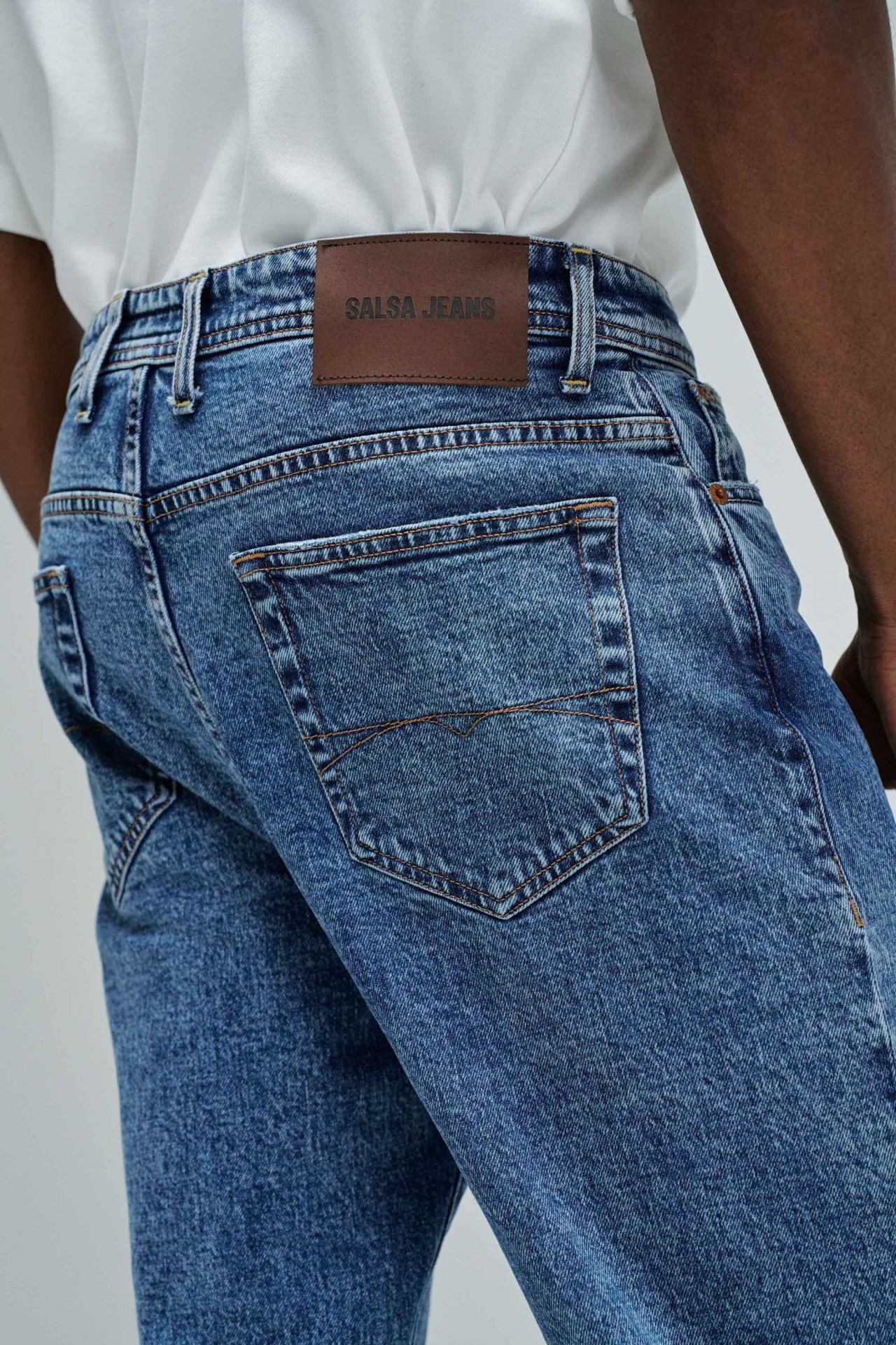 JEANS TAPERED FIT