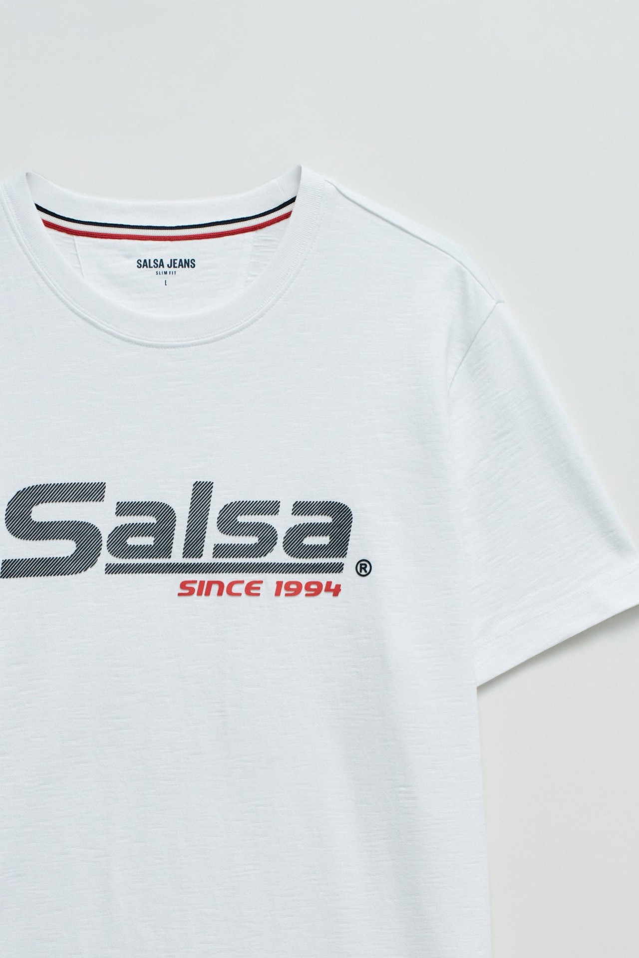 T-SHIRT COM BRANDING