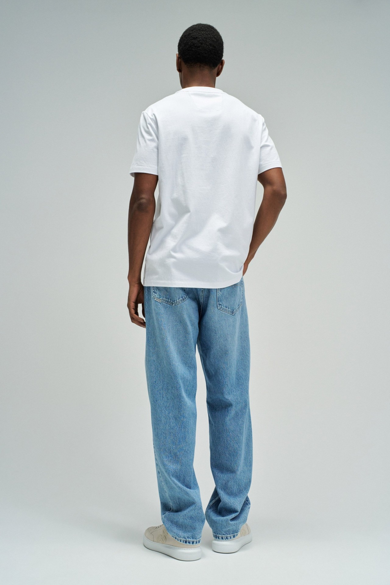 T-SHIRT WITH BRANDING