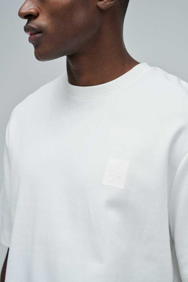 T-SHIRT AVEC BRANDING