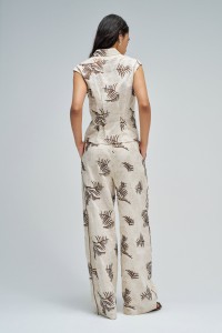 CAMISA COM BORDADOS