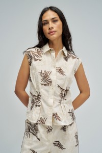 CAMISA COM BORDADOS