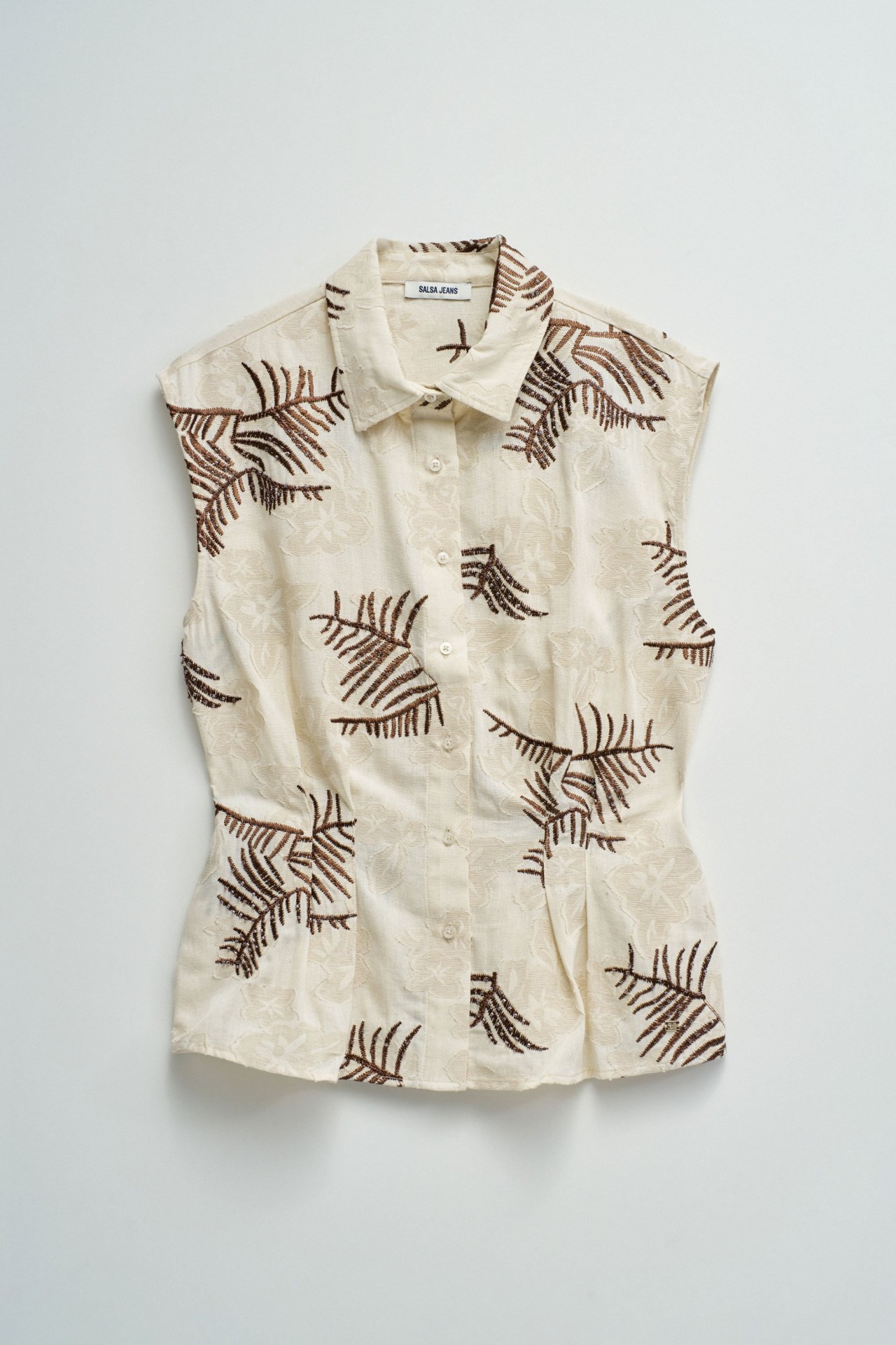 CAMISA COM BORDADOS