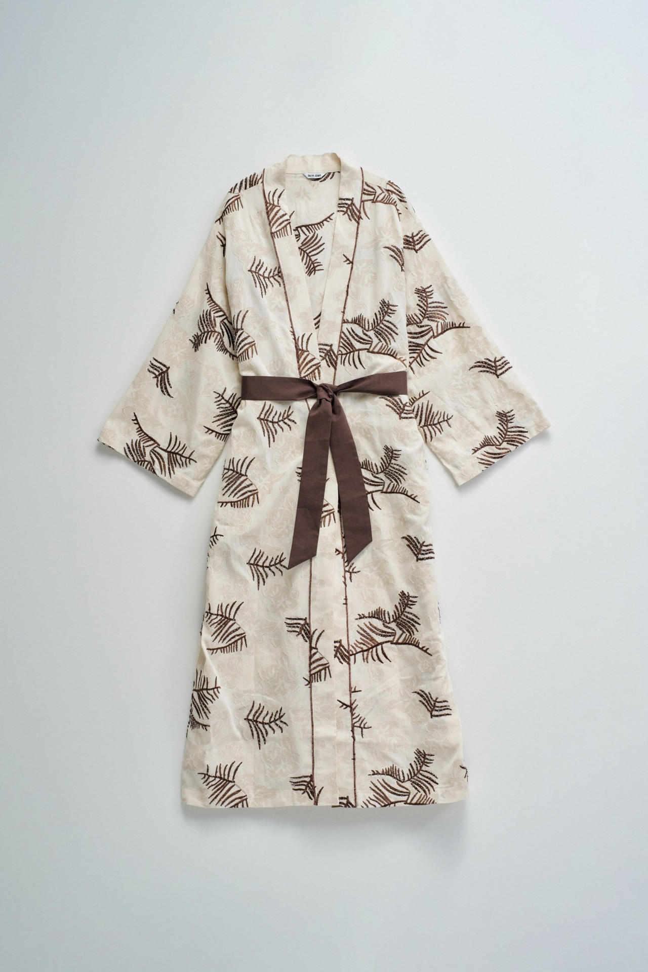KIMONO COM BORDADOS