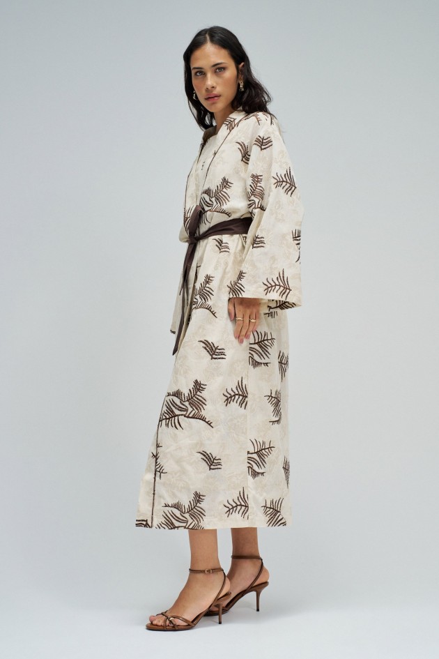 KIMONO COM BORDADOS