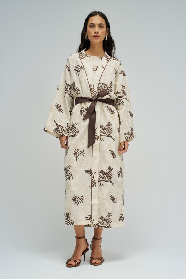KIMONO COM BORDADOS