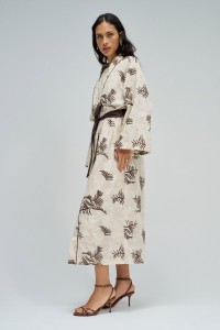 KIMONO COM BORDADOS