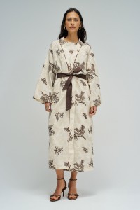 KIMONO COM BORDADOS