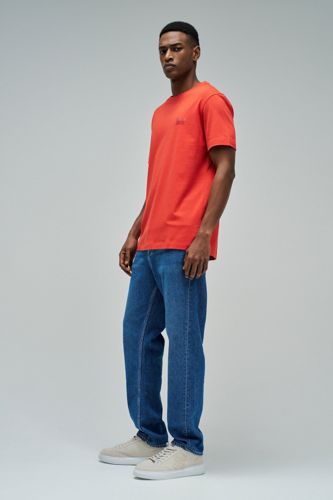 T-SHIRT WITH BRANDING