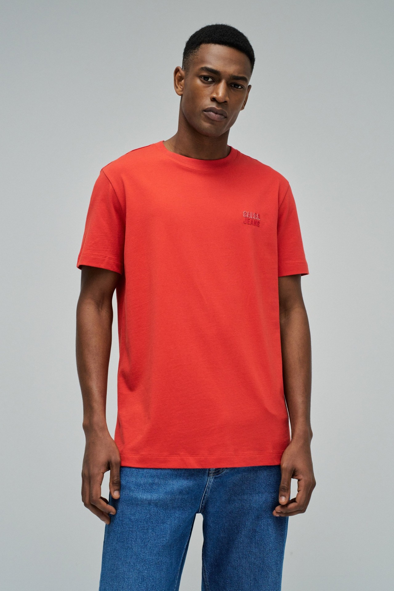 T-SHIRT WITH BRANDING