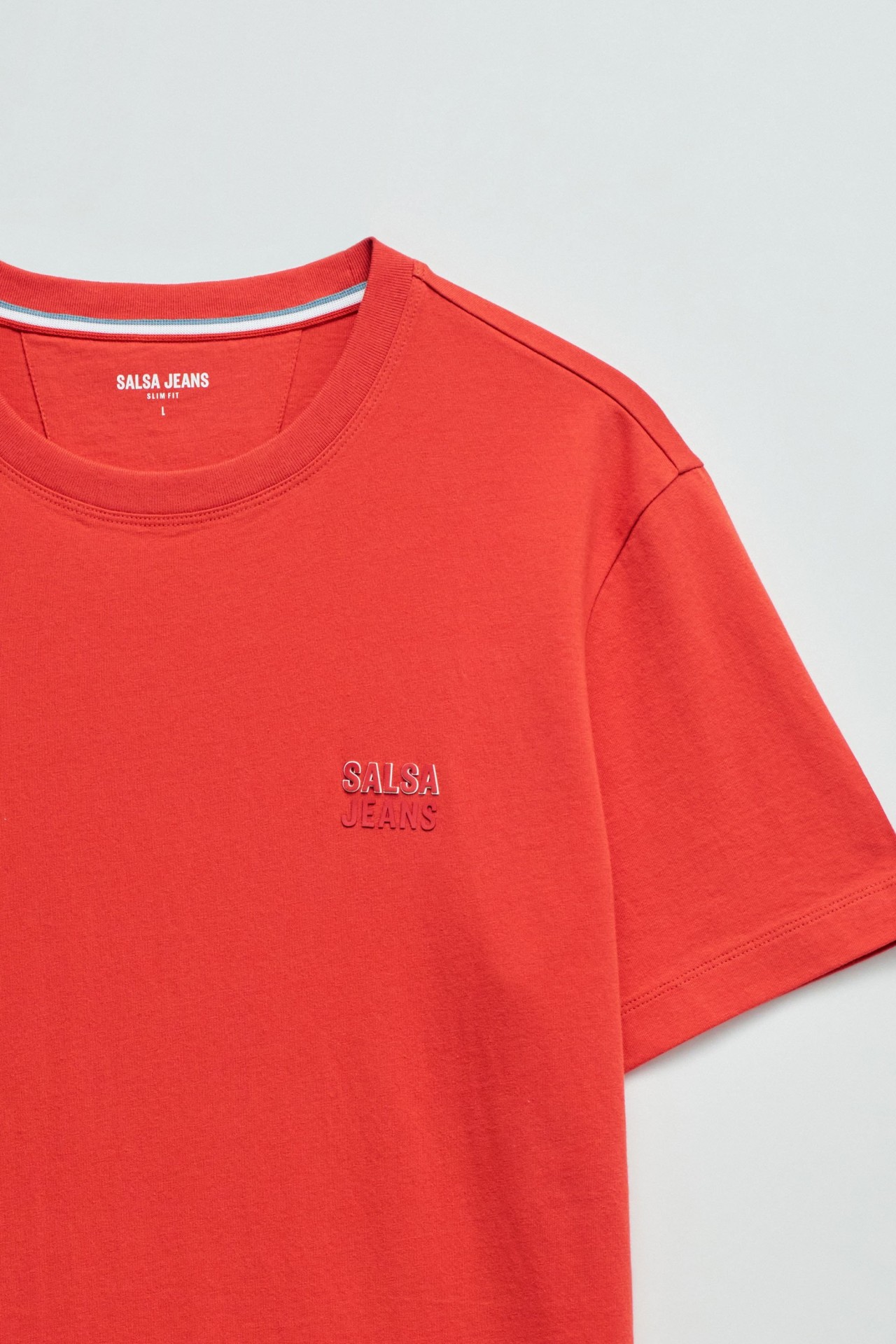 T-SHIRT WITH BRANDING