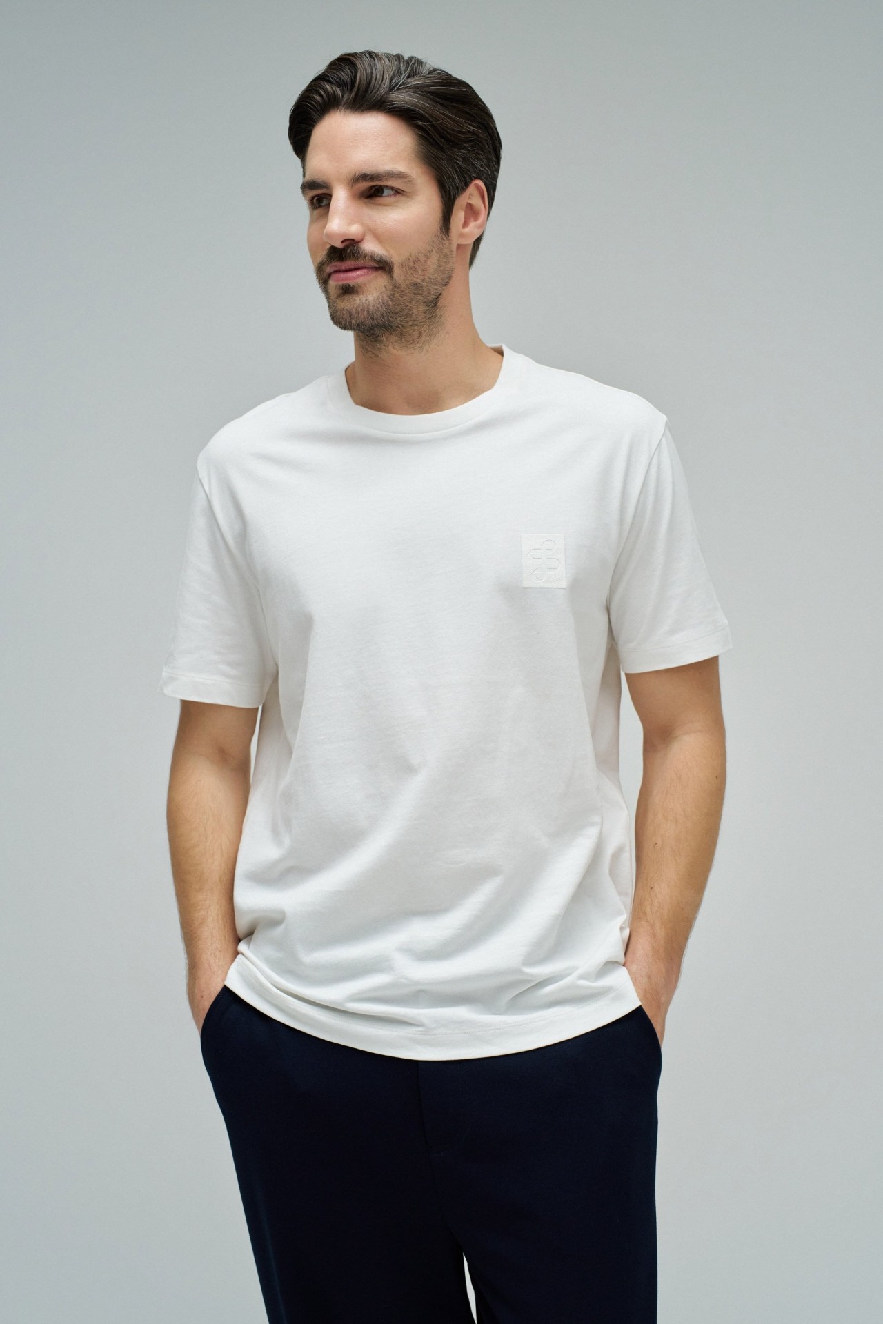 T-SHIRT AVEC BRANDING