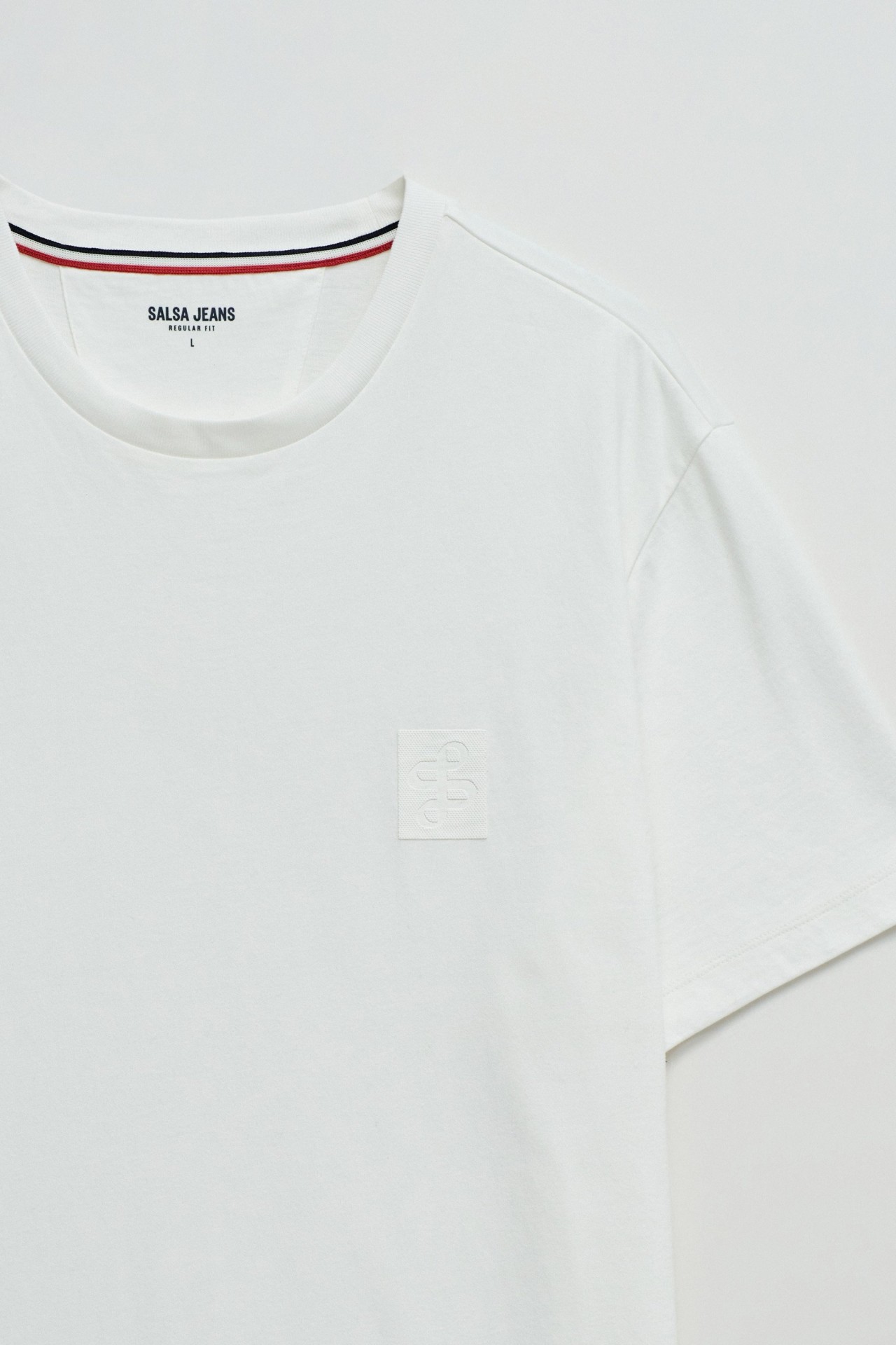 T-SHIRT AVEC BRANDING