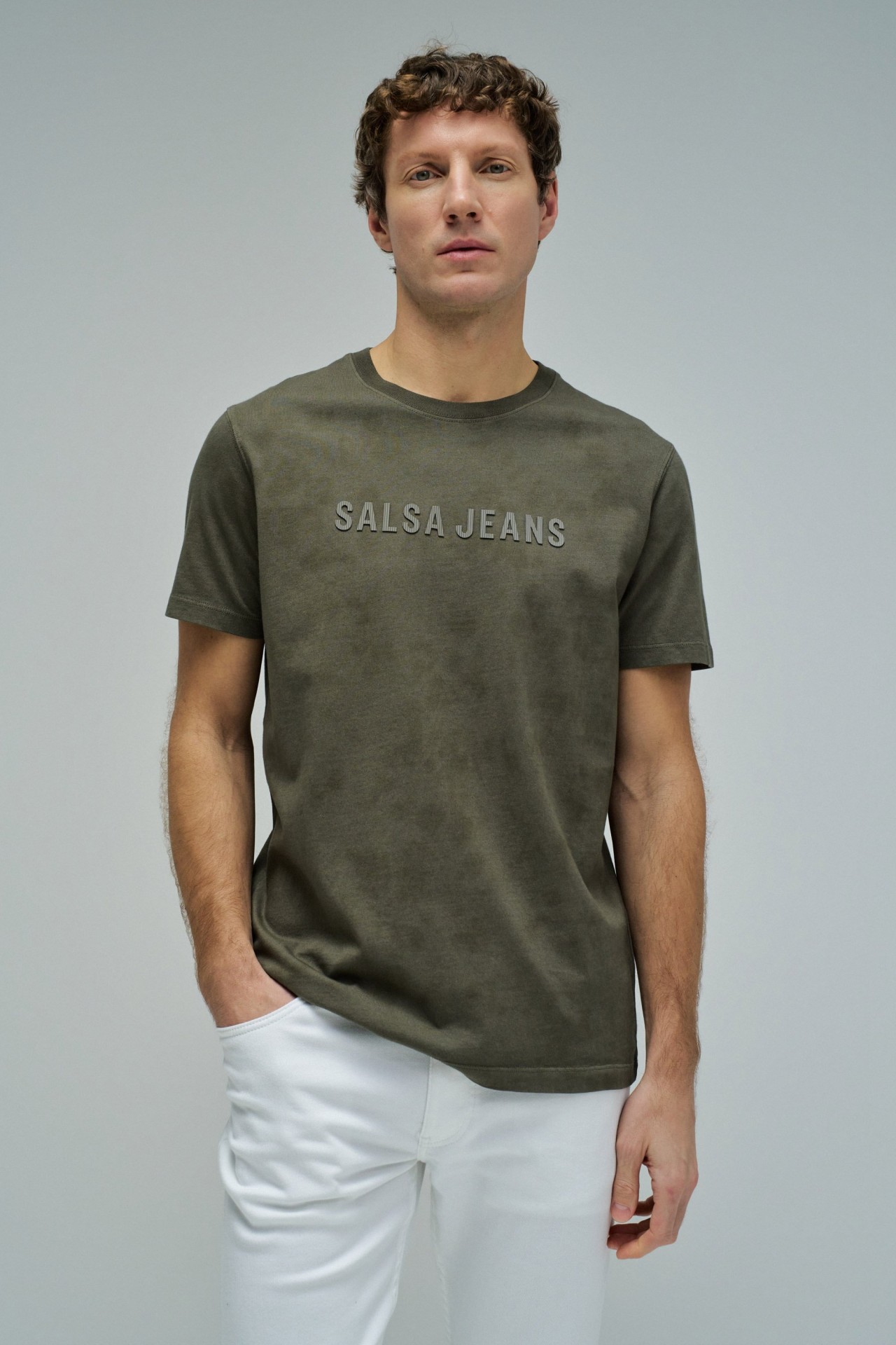 T-SHIRT WITH BRANDING