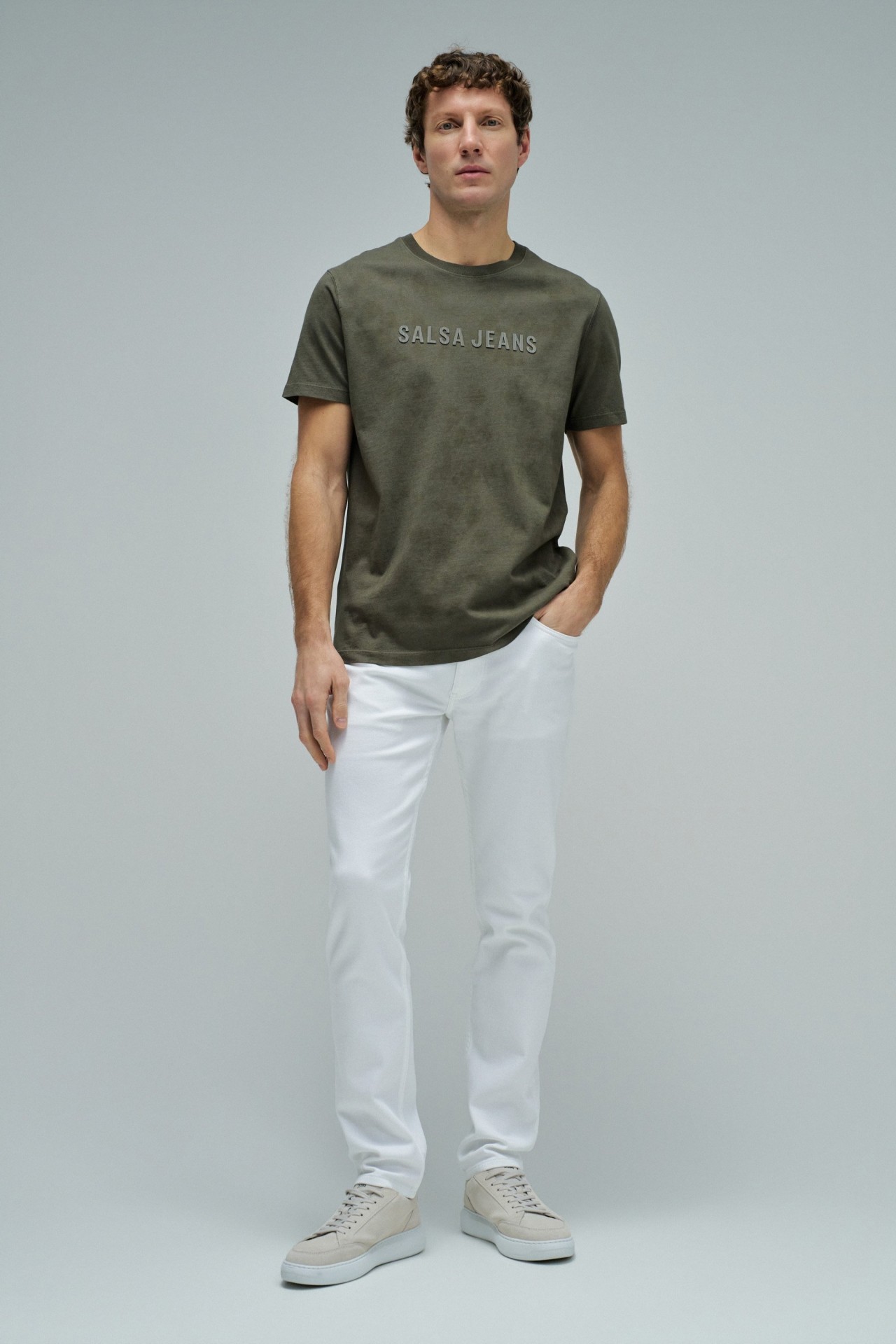 T-SHIRT WITH BRANDING