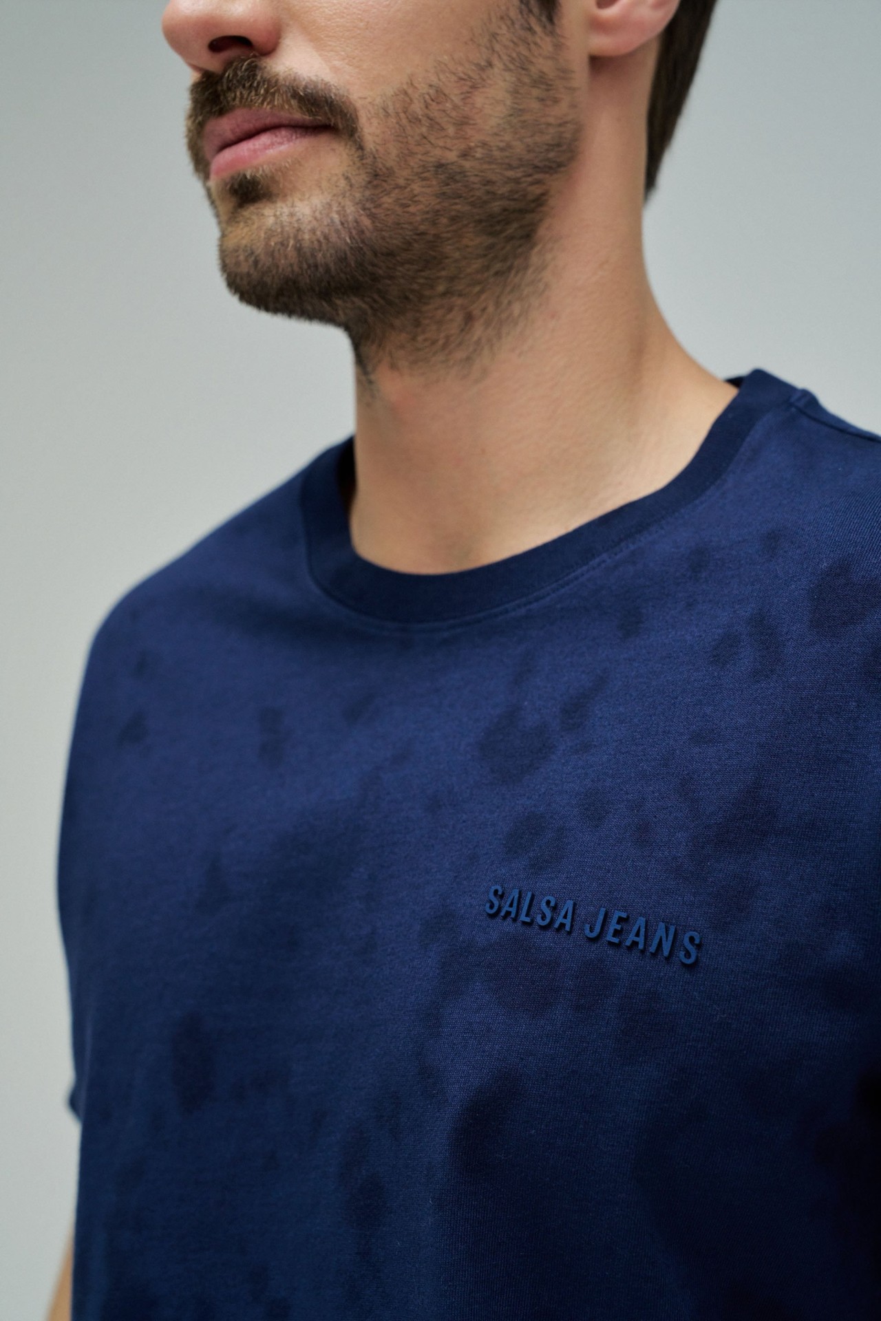 T-SHIRT COM BRANDING