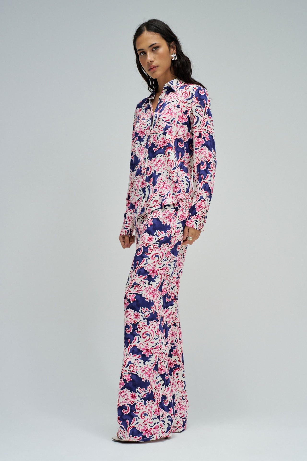 CAMISA COM PADR�O FLORAL