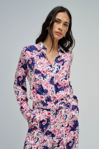 CAMISA COM PADRÃO FLORAL