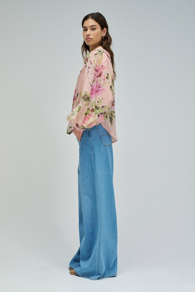 CAMISA COM PADRÃO FLORAL