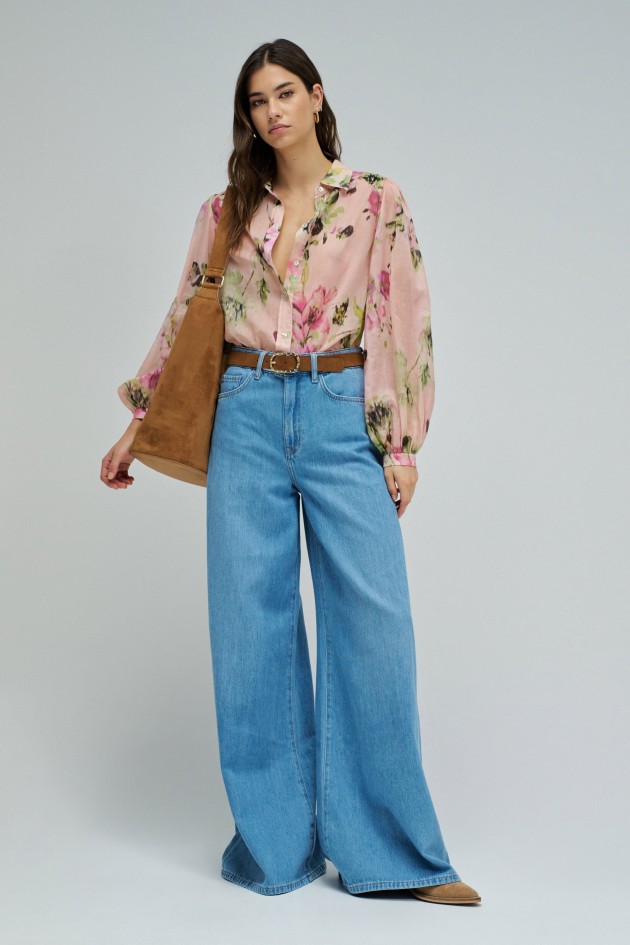 CAMISA COM PADRÃO FLORAL