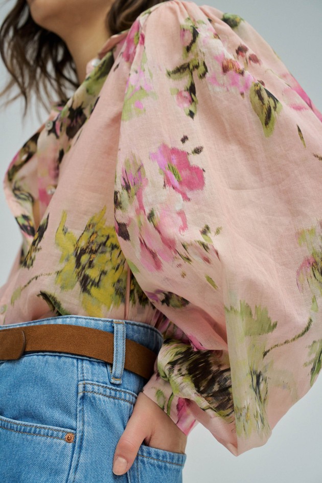 CAMISA COM PADRÃO FLORAL
