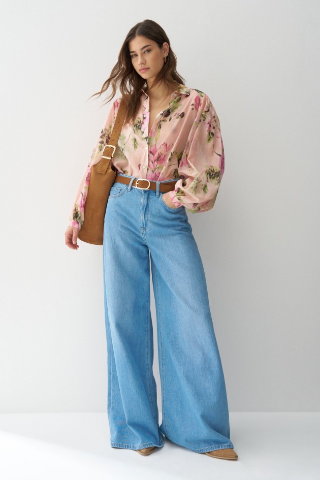 CAMISA COM PADRÃO FLORAL