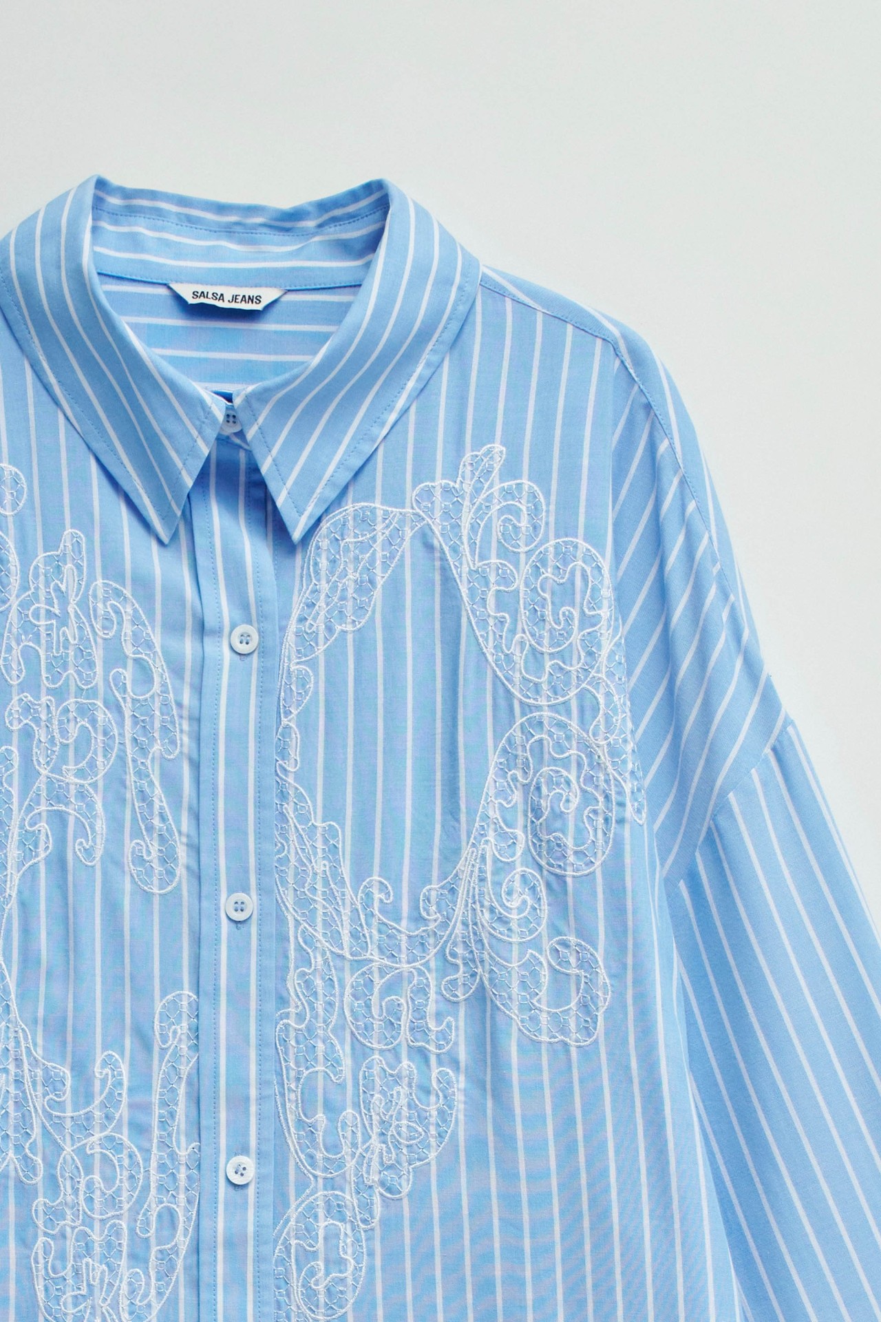 CAMISA DE RISCAS COM RENDA