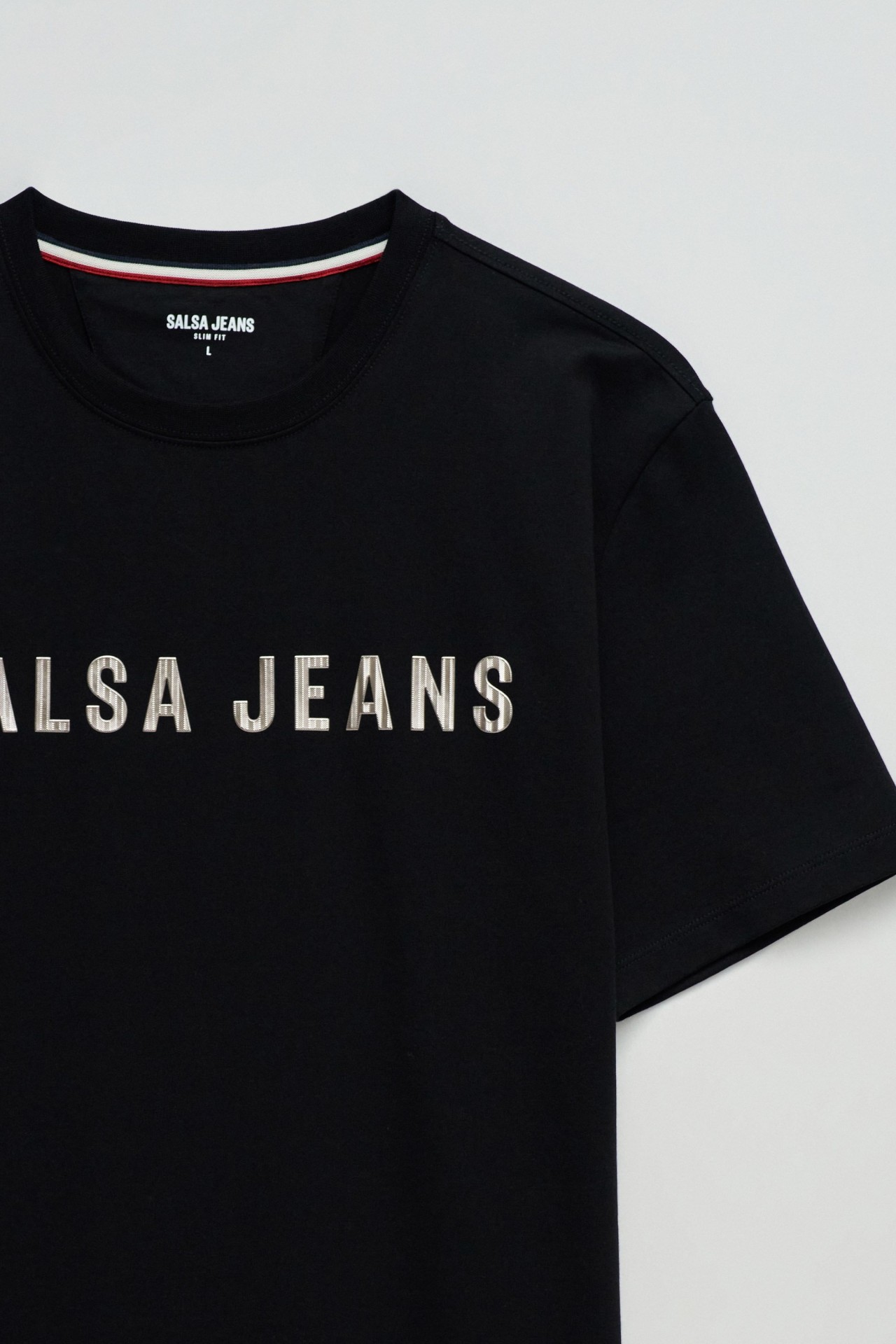 T-SHIRT MET BRANDING
