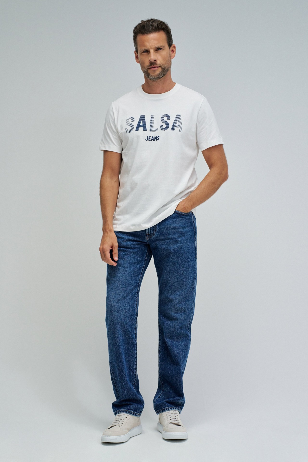T-SHIRT WITH BRANDING
