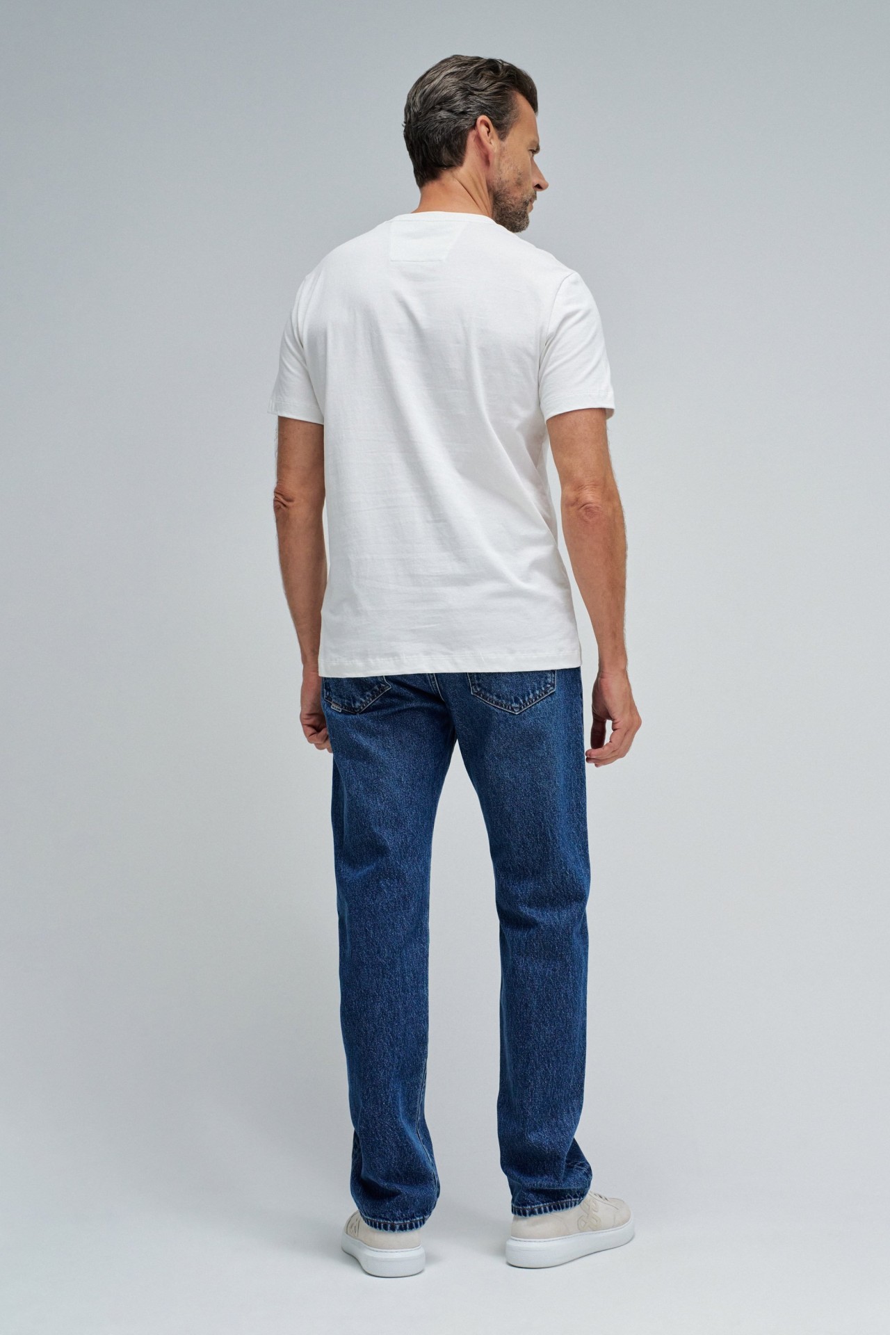 T-SHIRT WITH BRANDING
