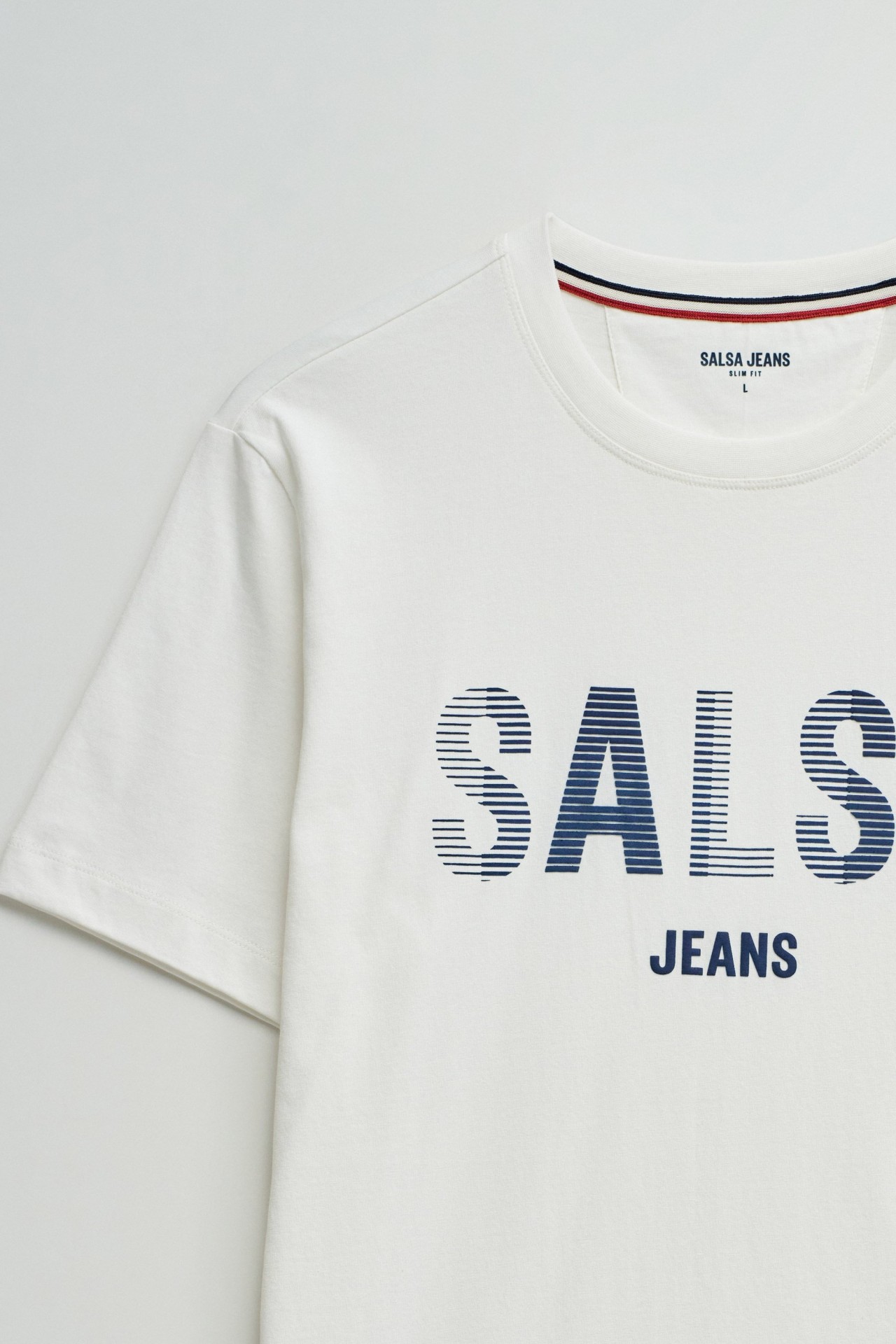 T-SHIRT WITH BRANDING