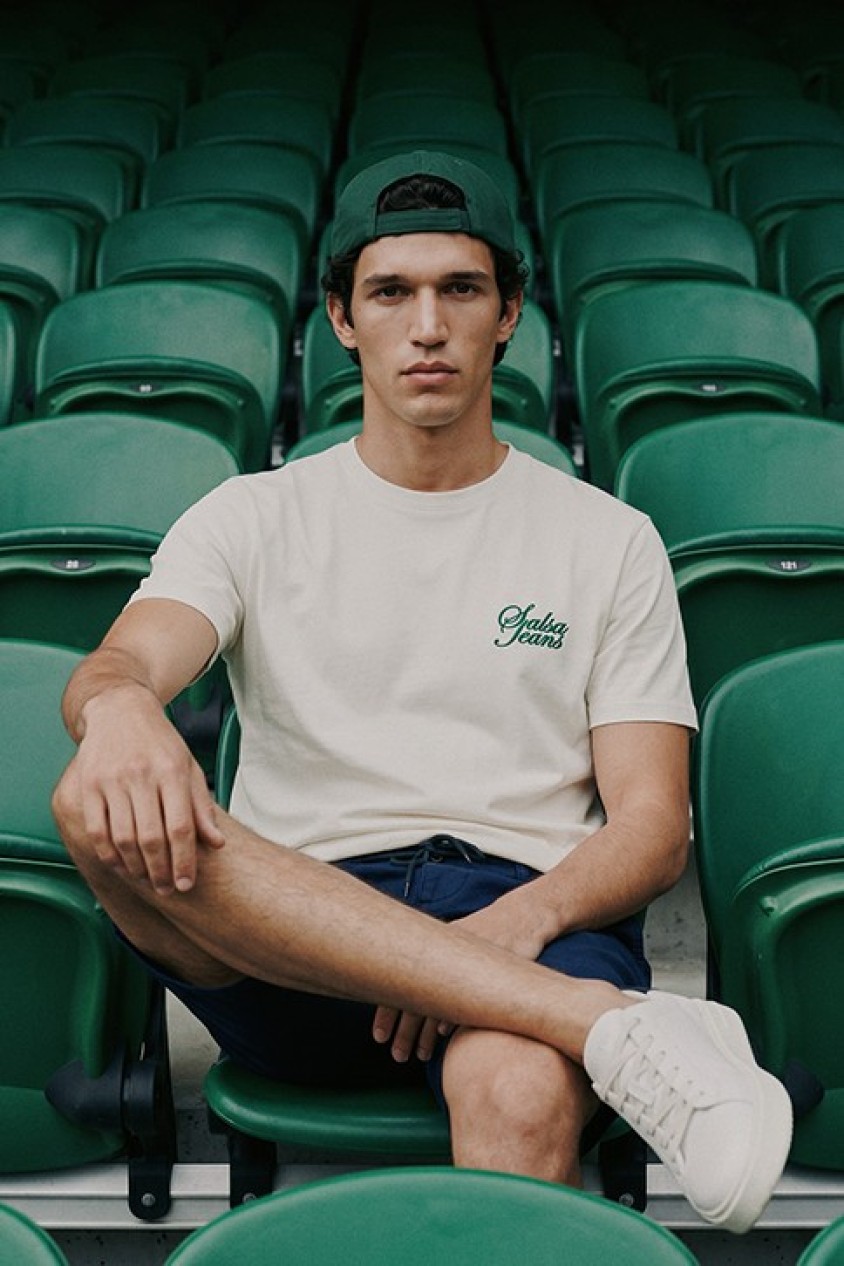 T-SHIRT COM BRANDING