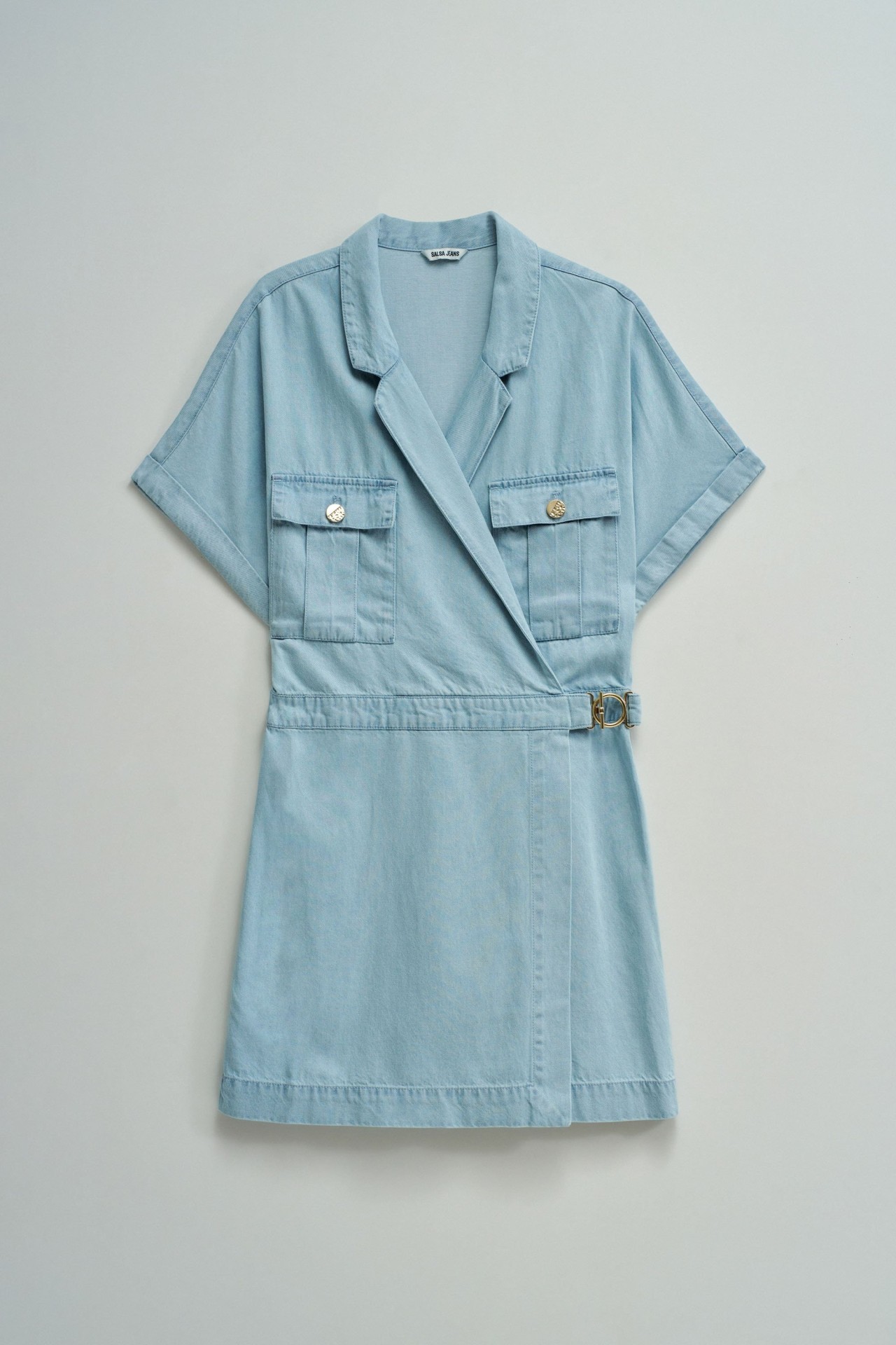 KORTE DUNGAREE IN LICHTDENIM