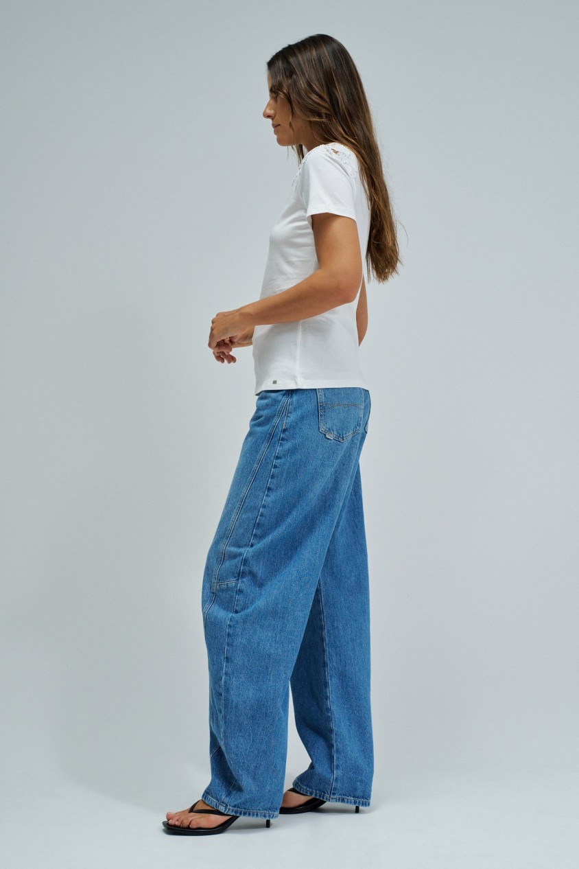 T-SHIRT WITH FLORAL APPLIQUES