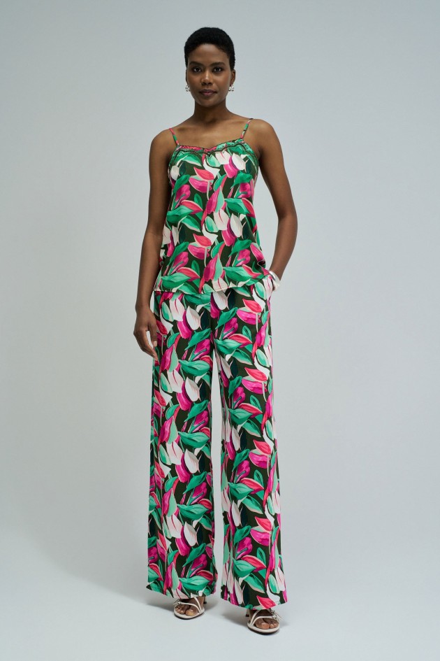 CALÇAS REGULAR FIT COM PADRÃO FLORAL