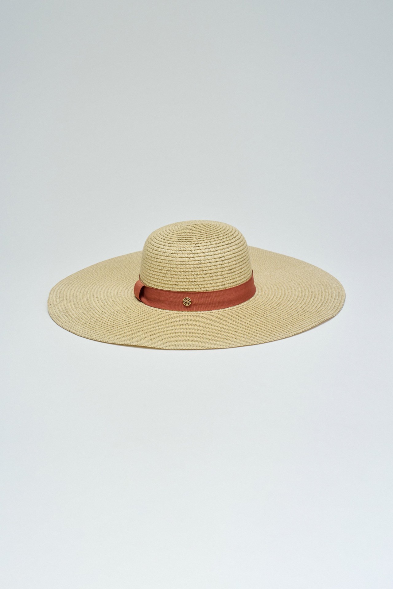 STRAW HAT