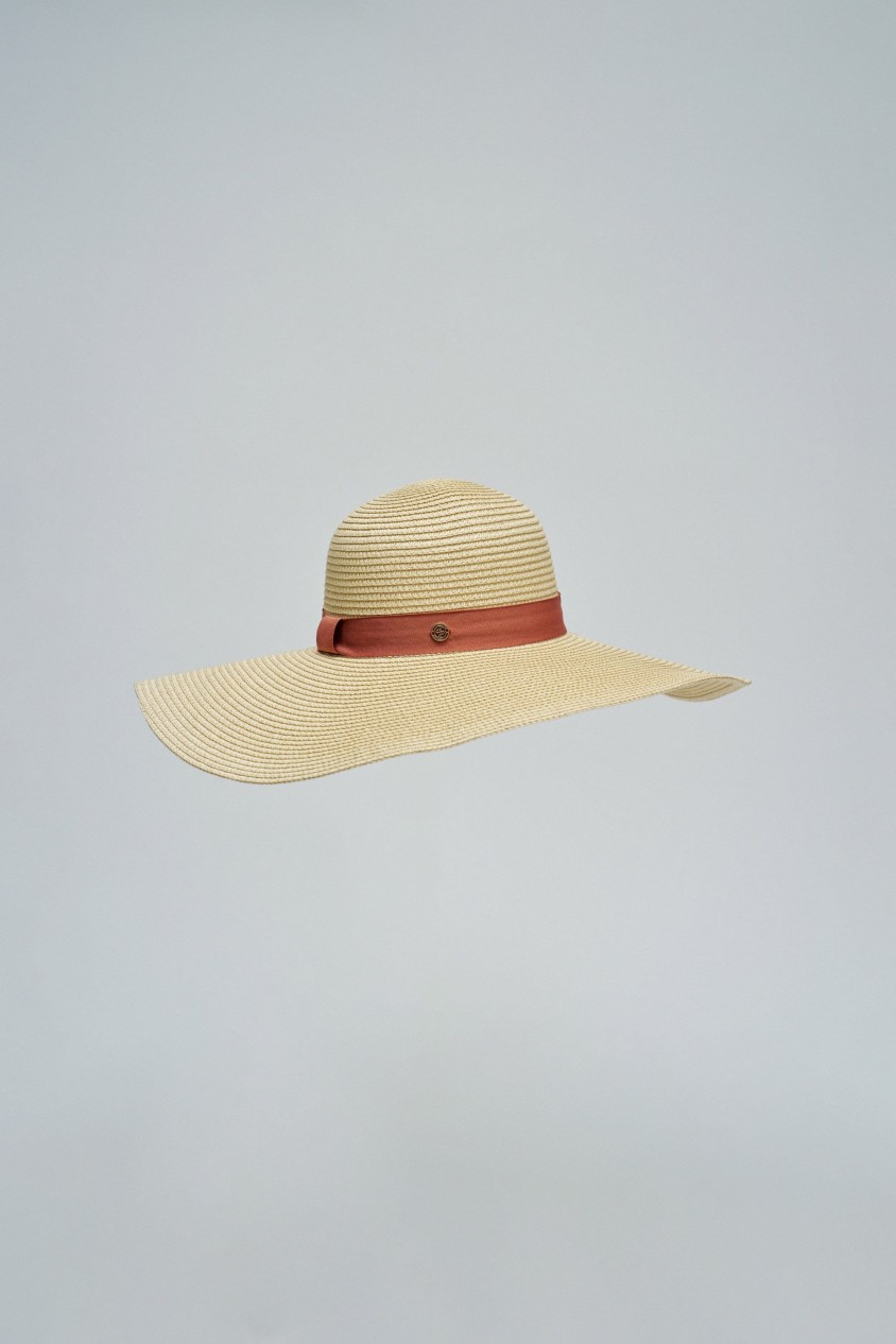 STRAW HAT