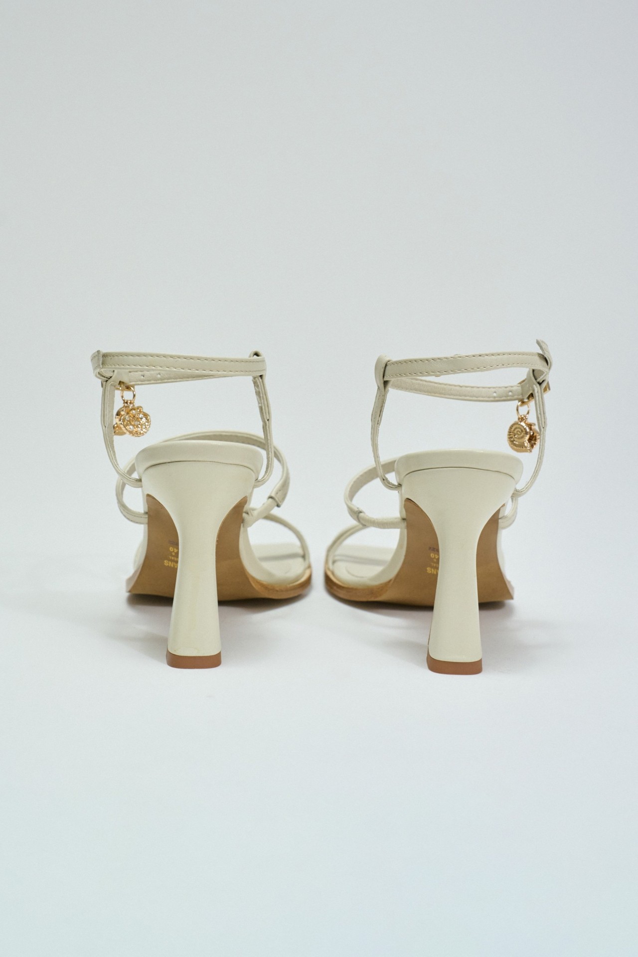 LEATHER SANDALS