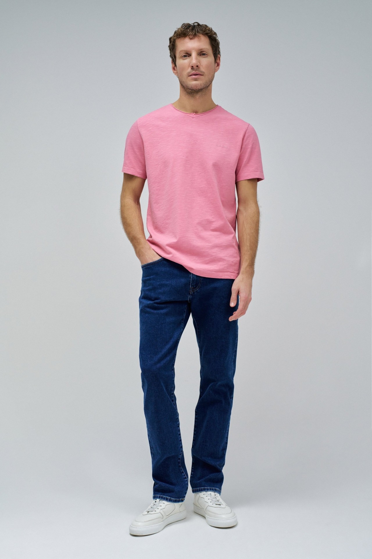 T-SHIRT COM BRANDING