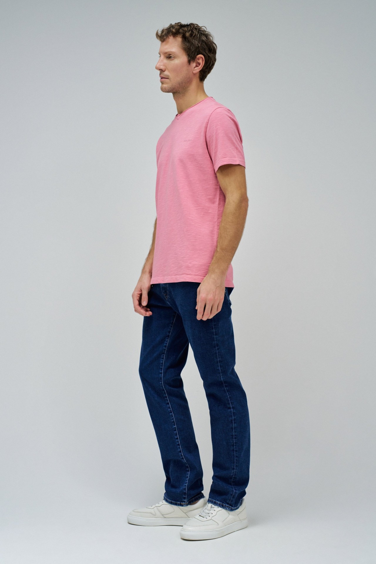 T-SHIRT COM BRANDING