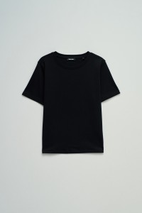 BASIC T-SHIRT
