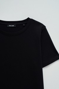 BASIC T-SHIRT