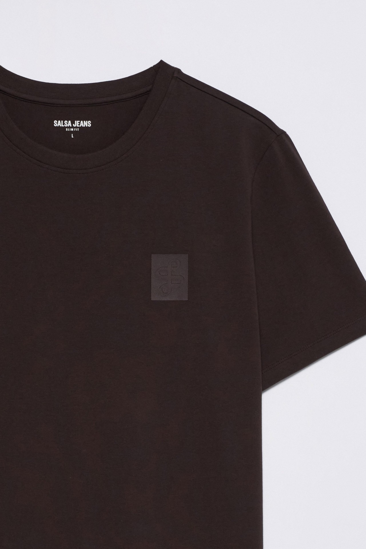 T-SHIRT AVEC BRANDING