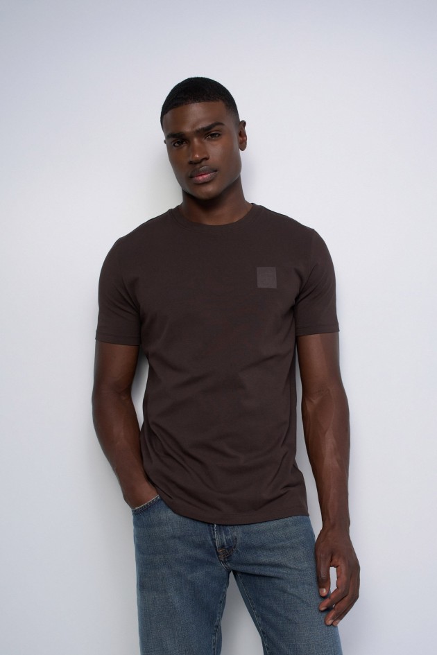 T-SHIRT AVEC BRANDING