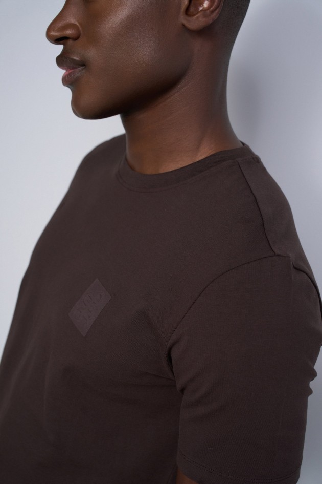 T-SHIRT AVEC BRANDING