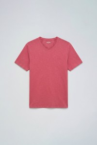 T-SHIRT MET MERKOPDRUK