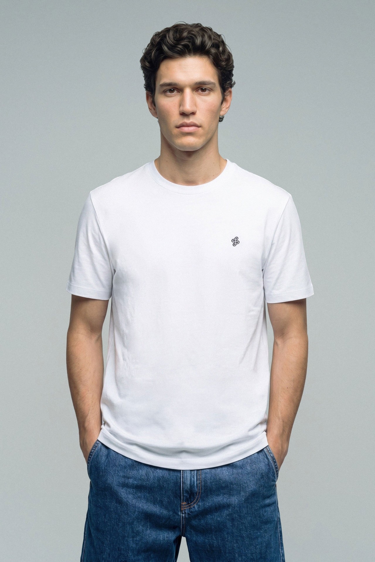 T-SHIRT COM BRANDING