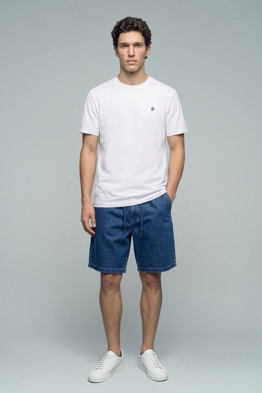 T-SHIRT WITH BRANDING