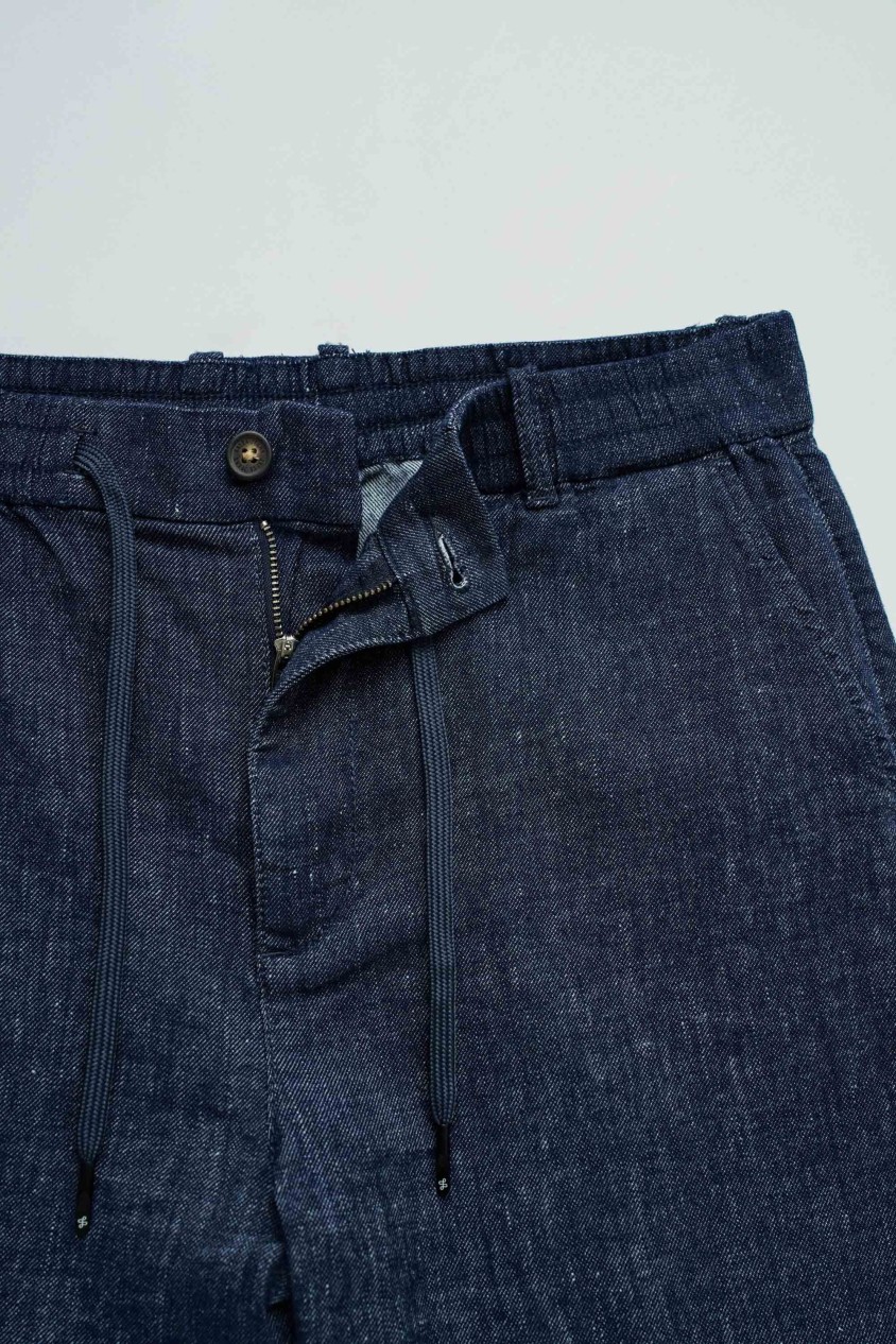 JOGGER SHORTS VAN LICHT DENIM